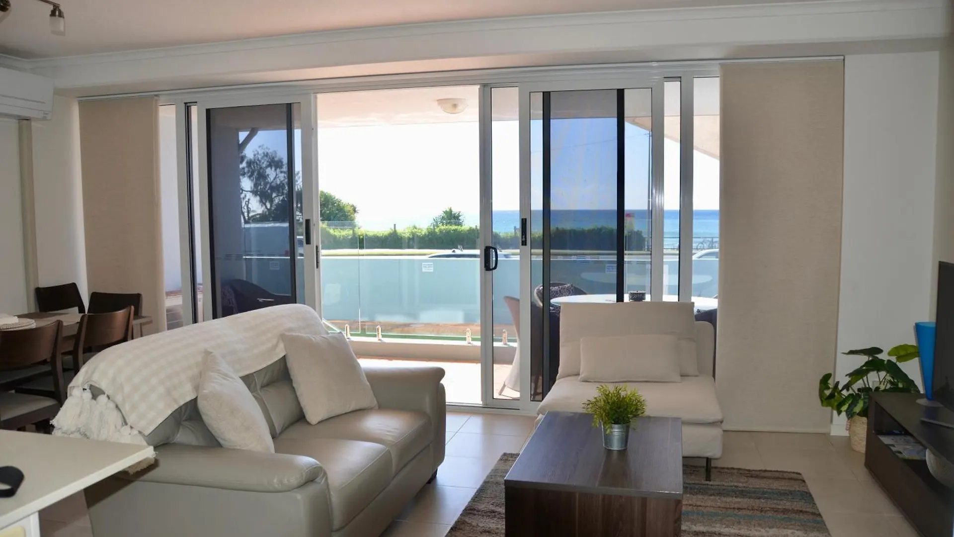 Alex Beach Apartment Alexandra Headland